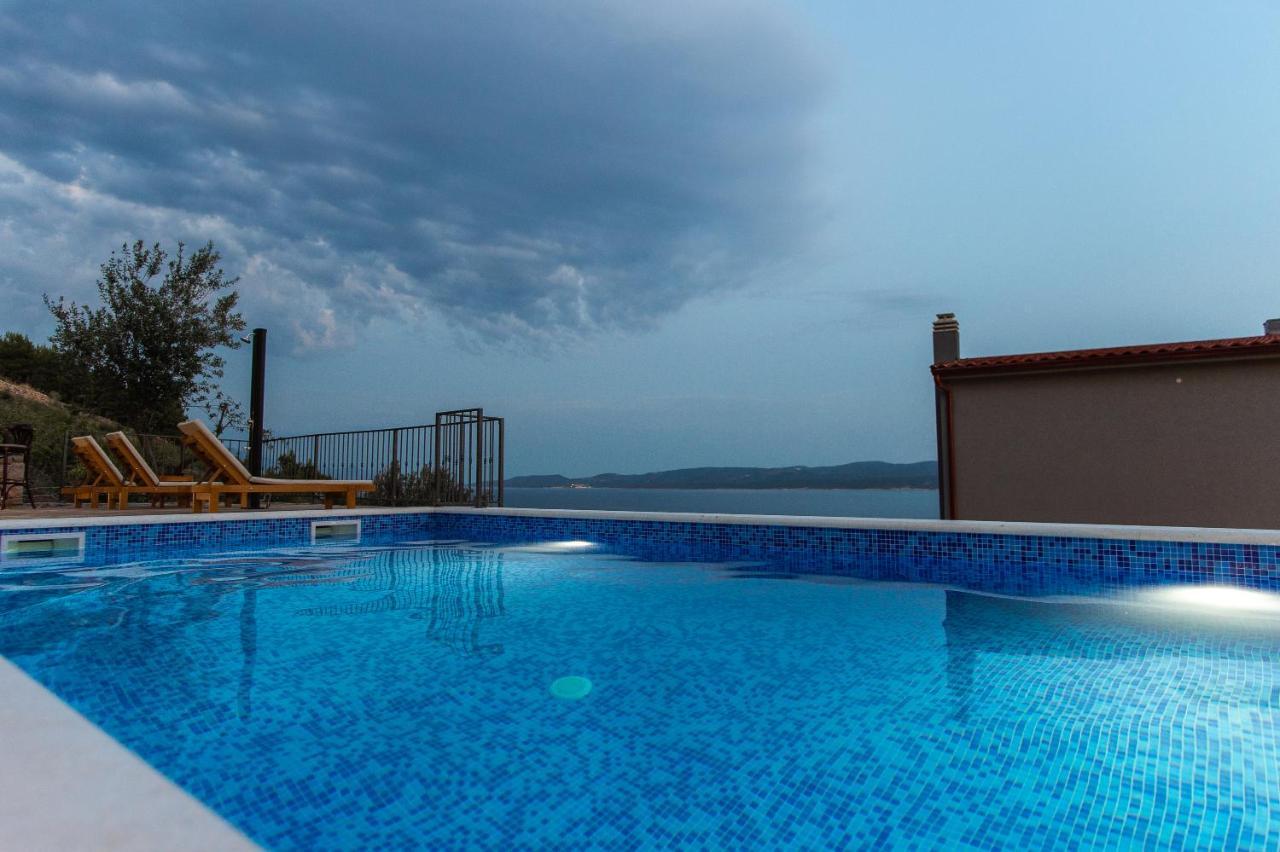 Exclusive Villa Almissa With Swimming Pool And Sea View Lokva Rogoznica Exterior foto